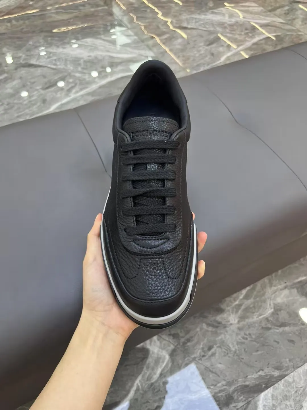 Men's shoes 💰460 [New style] 🐝🐝⚠️[DG] ⚠️High grade, top craftsmanship ⚠️Men's casual style, regular size 39 to 44 (45 can be customized ⚠️D &G Fashionable and casual style, unique design style! Fully original single-layer calfskin hollow design, inner calfskin latex back foot! Exclusive for summer! Original TPU outsole! Look at the details of the quality, and it can stand up to all kinds of tests!